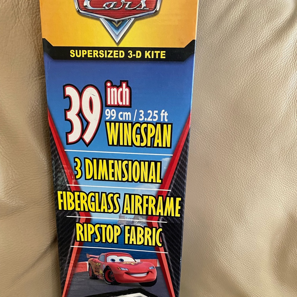 Disney Pixar Cars Lightning McQueen Supersized 3-D 39” Kite Fiberglass Frame